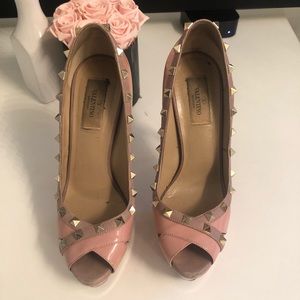 Valentino rockstud patent leather pumps